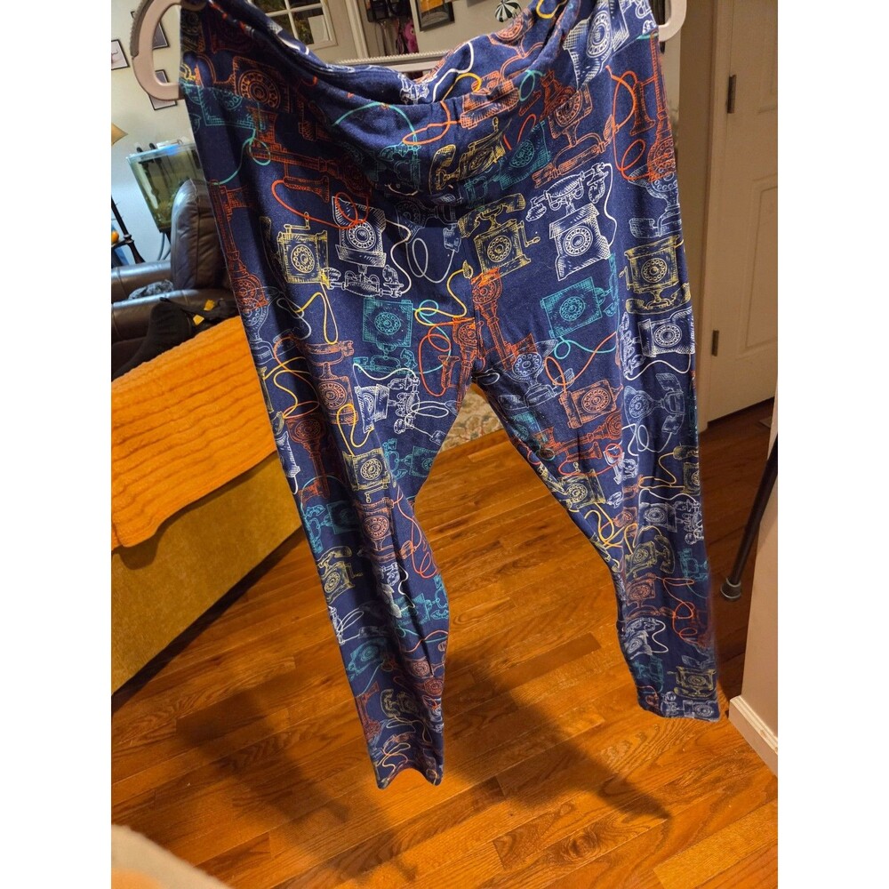 LuLaRoe Tall & Curvy Leggings with Vintage Telephone Print